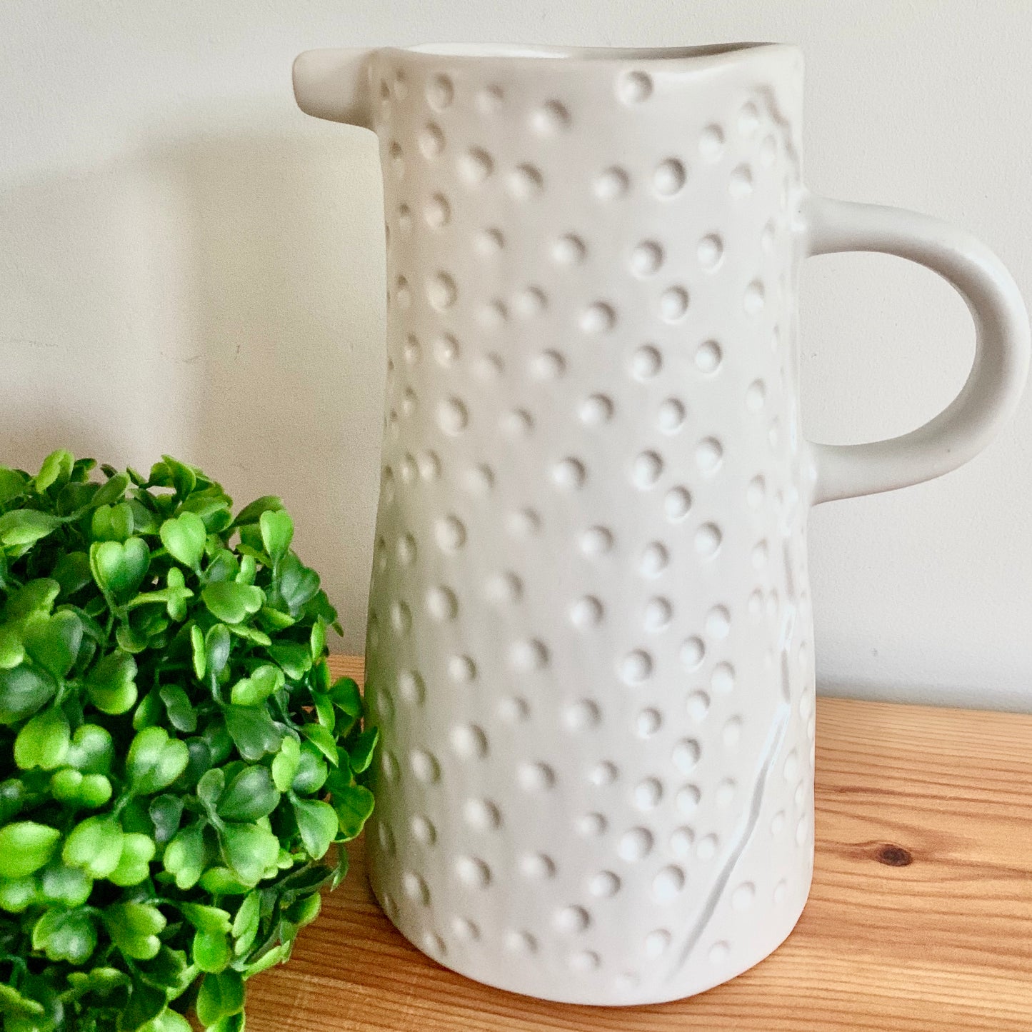 Dotty textured rustic jug - Off White